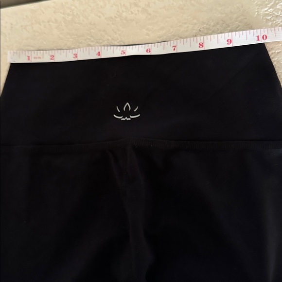 Beyond Yoga Mesh It Up High Waisted 7/8 Yoga Leggings Size Small - Picture 8 of 9